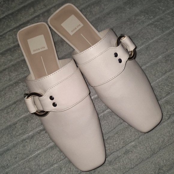 NEW Dolce Vita Women 8 Cream Slip-On Mules Buckles - Picture 2 of 9